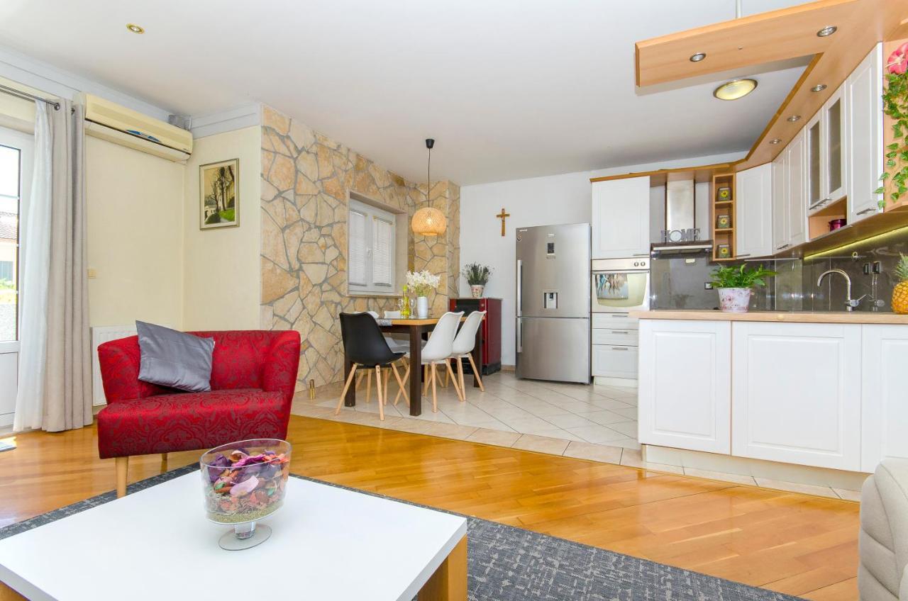 Fima Centar Stobrec Apartamento Split Exterior foto